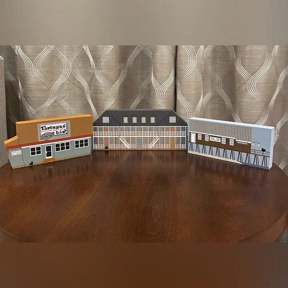 The Cat’s Meow Set of Three Decorative Wooden Buildings - Picture 2 of 9